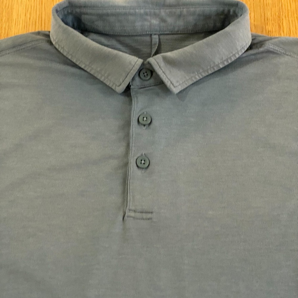 Lululemon Mens Evolution Short Sleeve Polo Shirt Men's Med Blue Gray Golf Casual